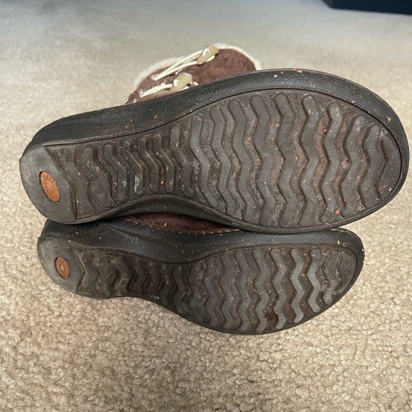 Brown Mid Calf Ugg Boots - Picture 4 of 5